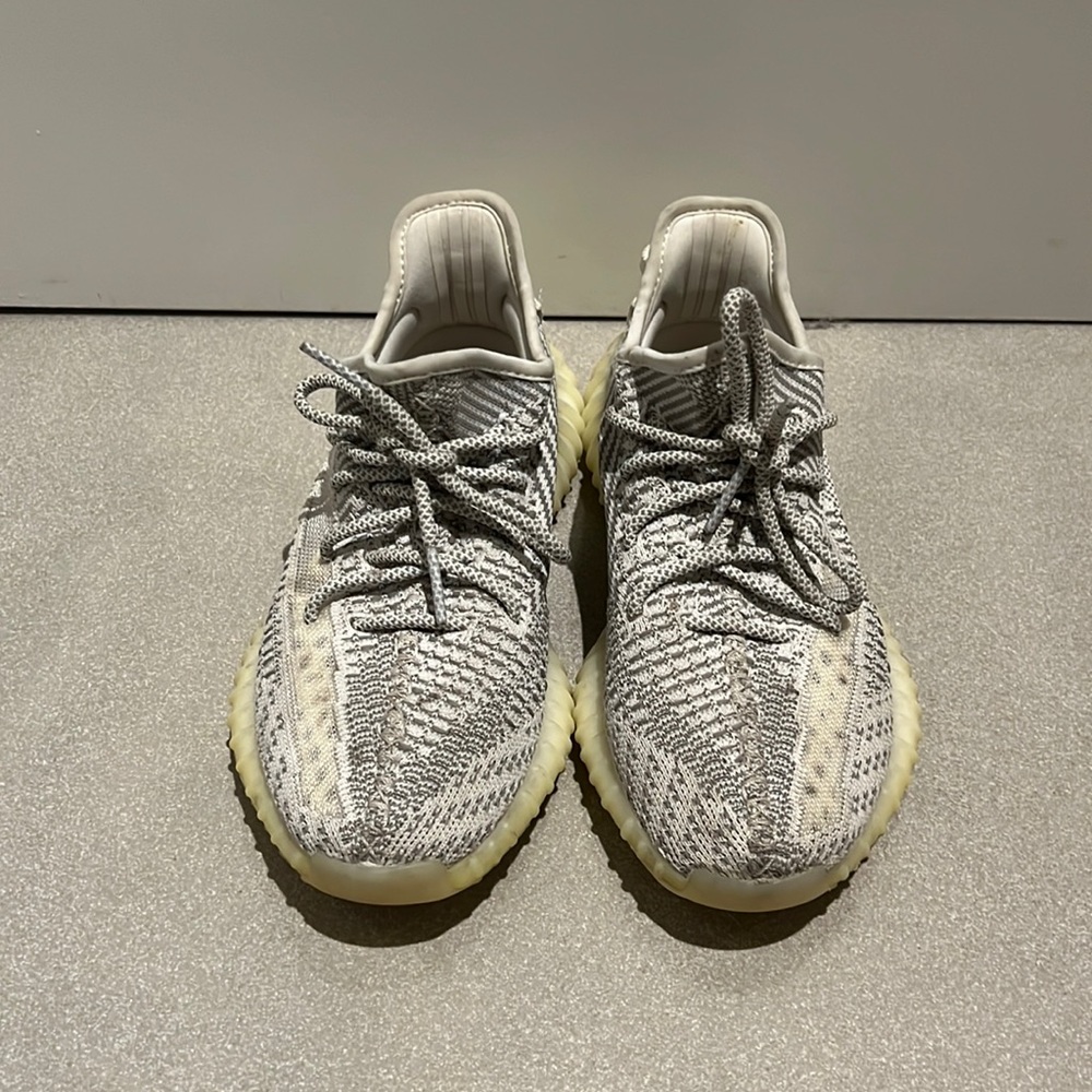 Adidas Yeezy Boost 350 V2 (Lightly worn)